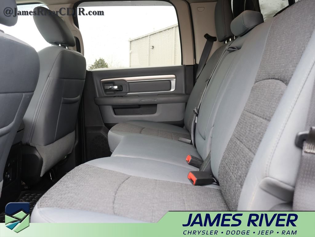Used 2017 RAM 2500 Big Horn w/ Sport Appearance Group AWD/4WD image 17