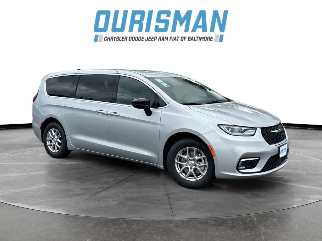 New 2026 Chrysler Pacifica Select image 1