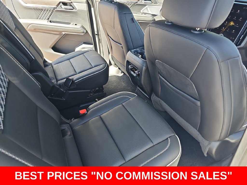 Used 2024 GMC Acadia Denali w/ Super Cruise Package FWD image 11