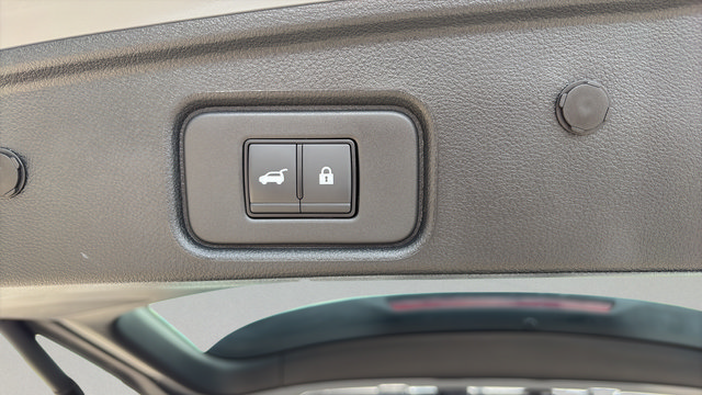 Certified 2025 Nissan Pathfinder Platinum AWD/4WD image 34