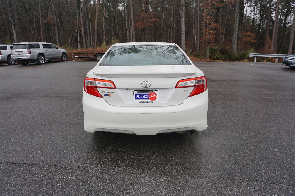 Used 2014 Toyota Camry SE image 18