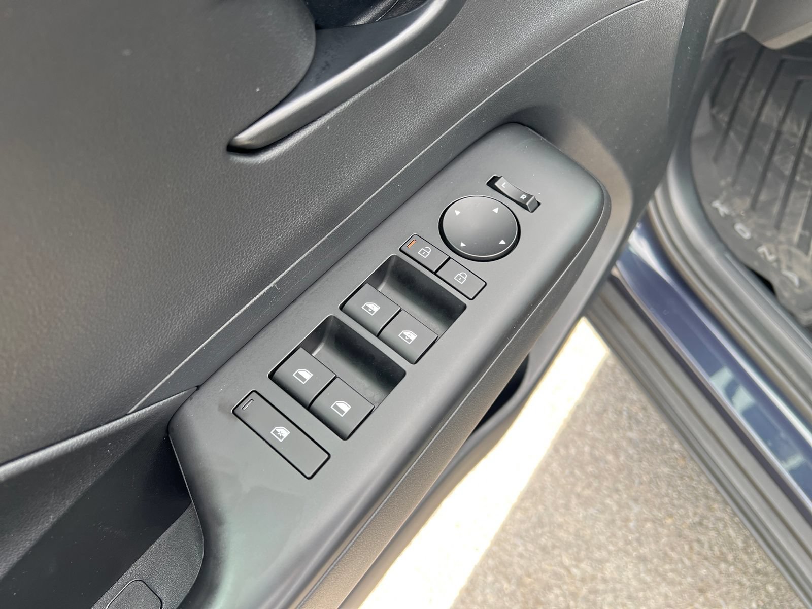 Certified 2026 Hyundai Kona SEL Sport AWD/4WD image 11