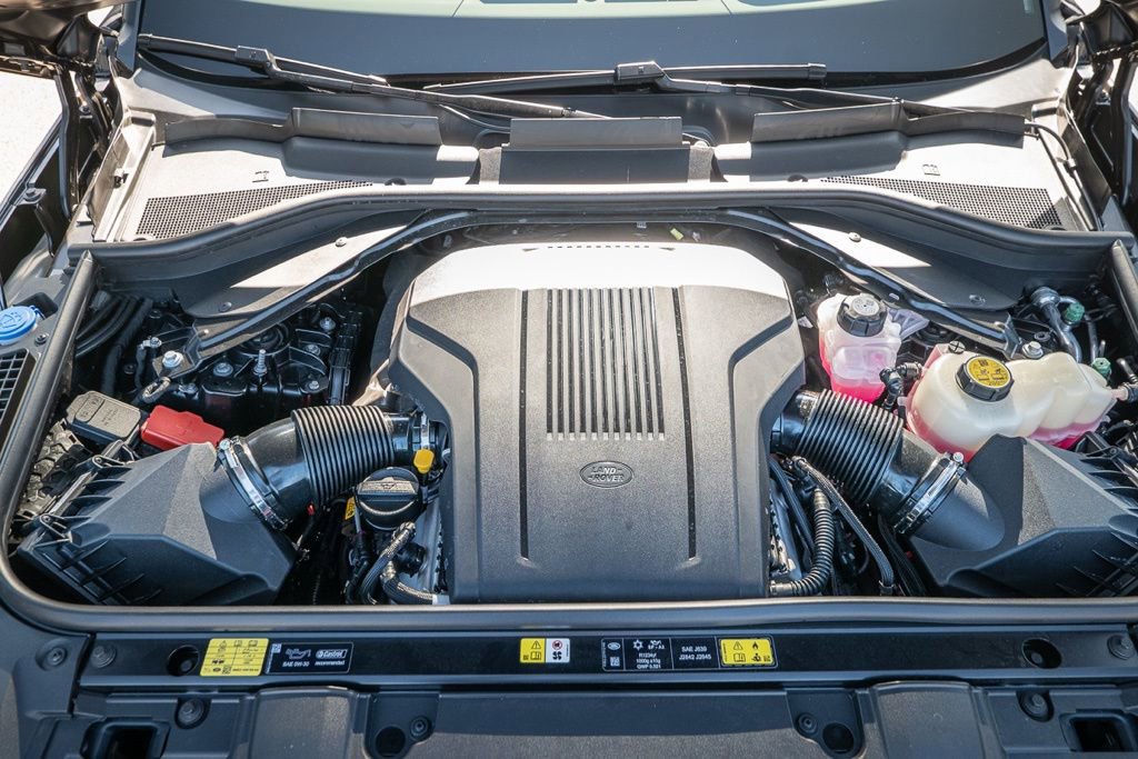 Used 2025 Land Rover Range Rover Long Wheelbase Autobiography image 4