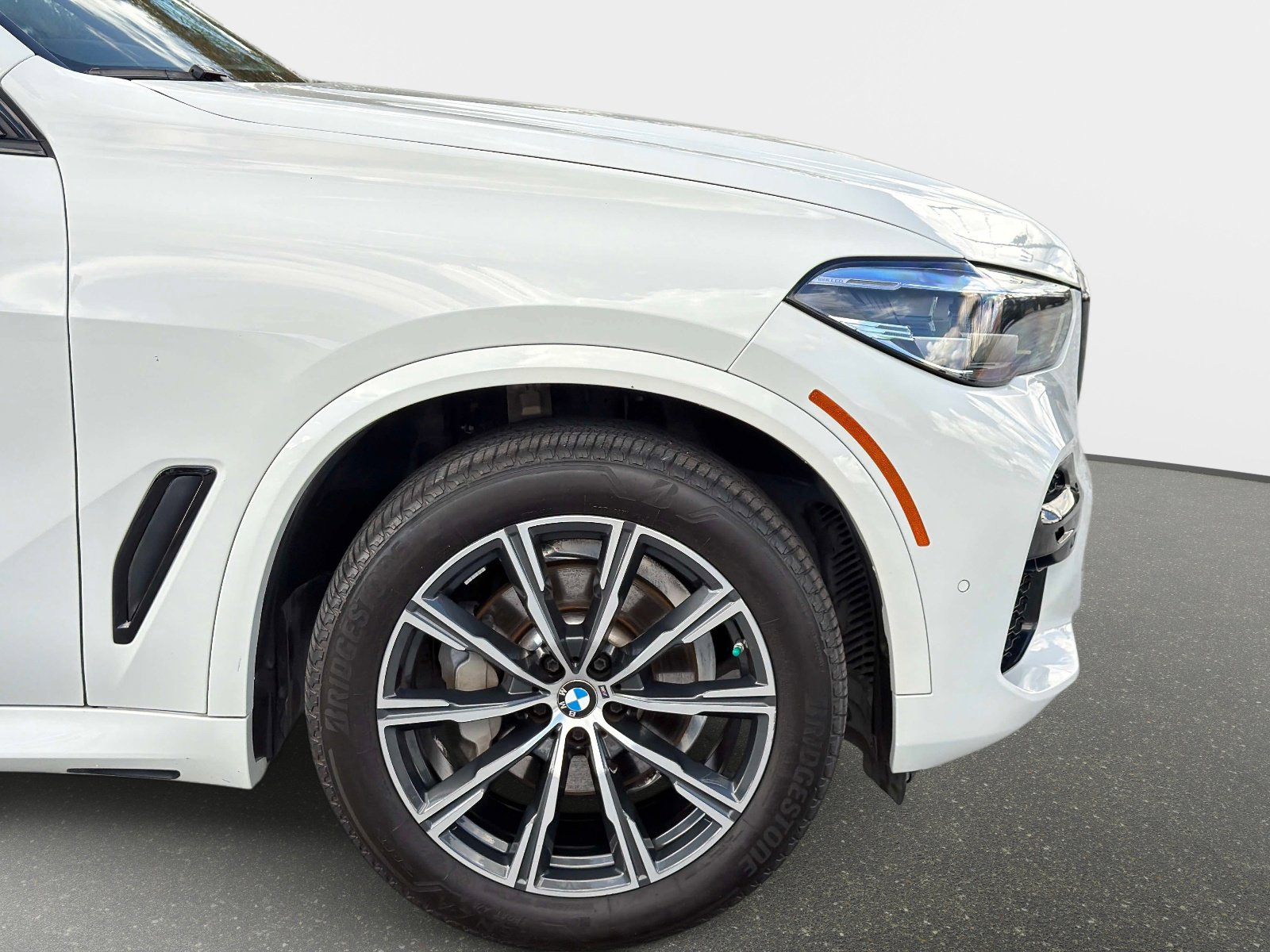 Used 2023 BMW X5 sDrive40i w/ M Sport Package RWD image 12