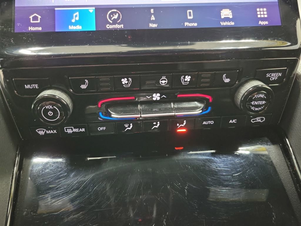 Used 2024 Jeep Grand Cherokee L Overland w/ Trailer Tow Package image 46