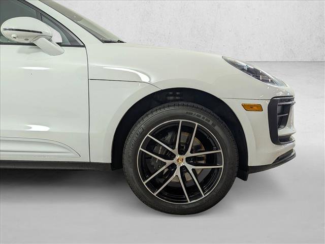 Certified 2025 Porsche Macan image 11