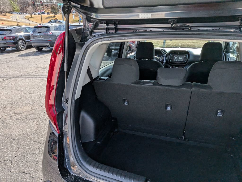 Used 2020 Kia Soul LX FWD image 10