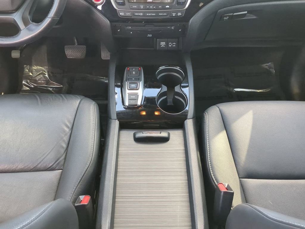 Used 2021 Honda Pilot Touring image 27