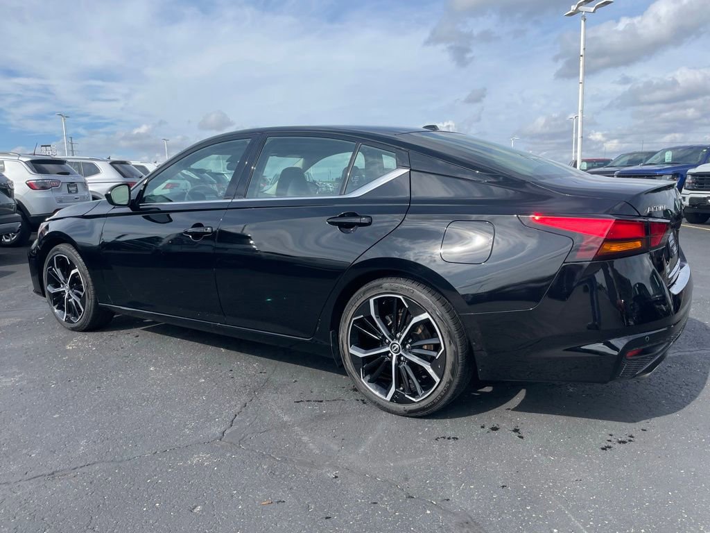 Used 2024 Nissan Altima 2.5 SR FWD image 5