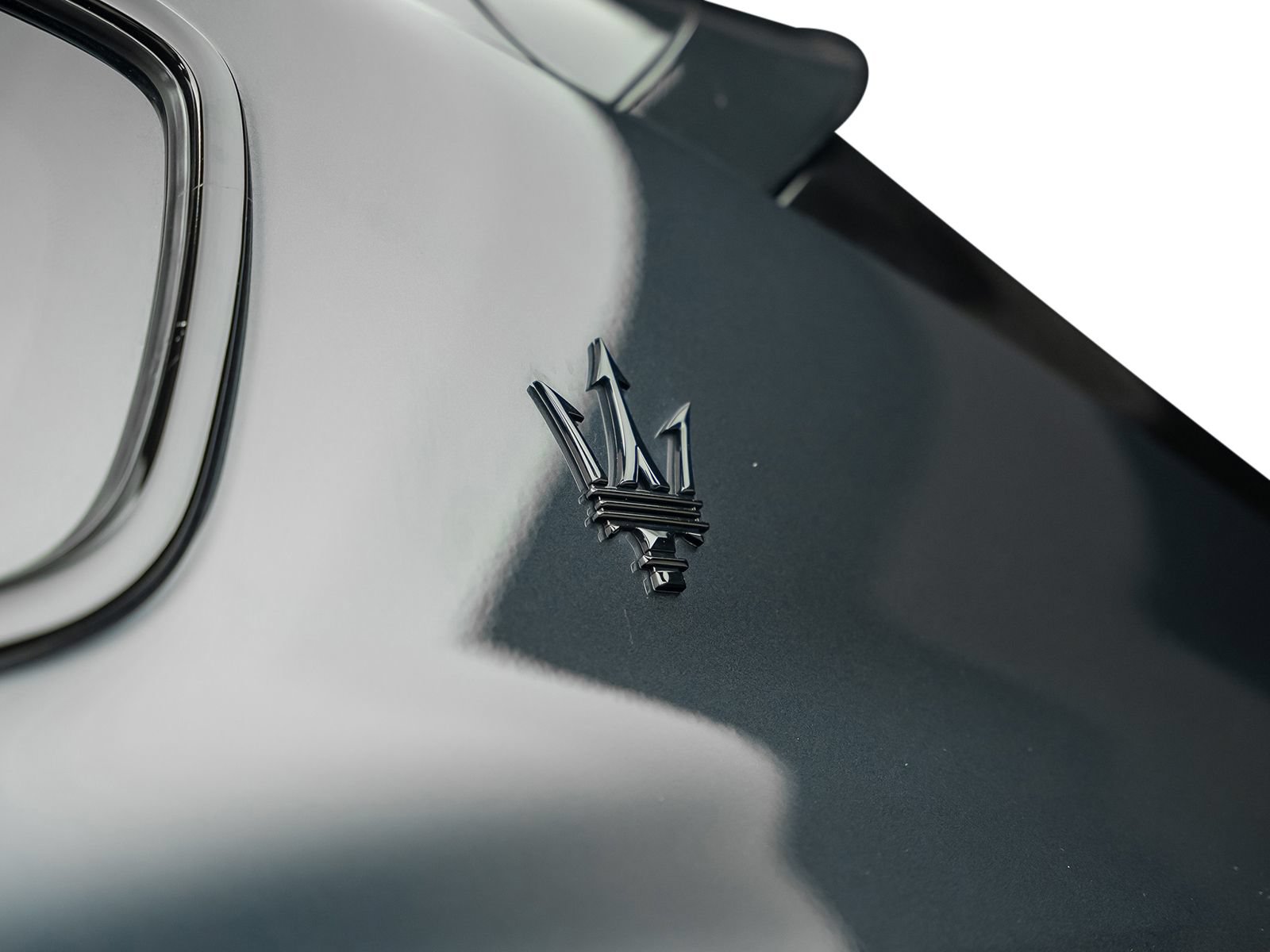 Used 2022 Maserati Levante Modena AWD/4WD image 30