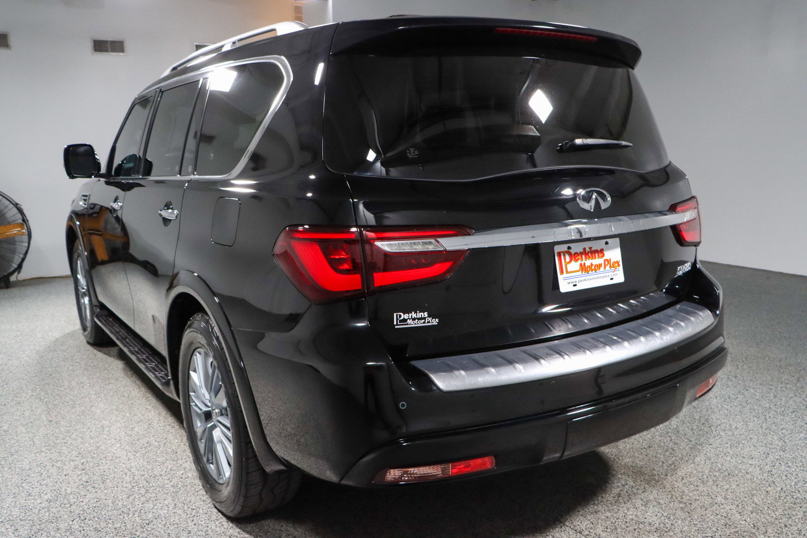 Used 2022 INFINITI QX80 Luxe w/ Cargo Package image 9
