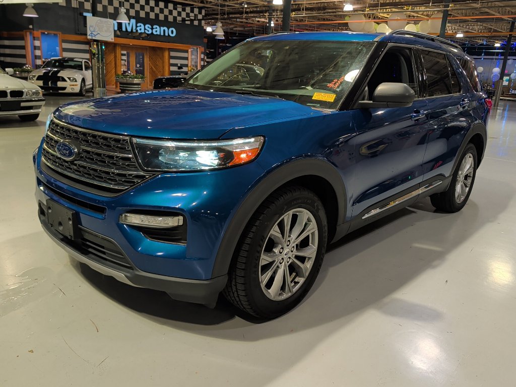 Used 2022 Ford Explorer XLT w/ Equipment Group 202A AWD/4WD image 9