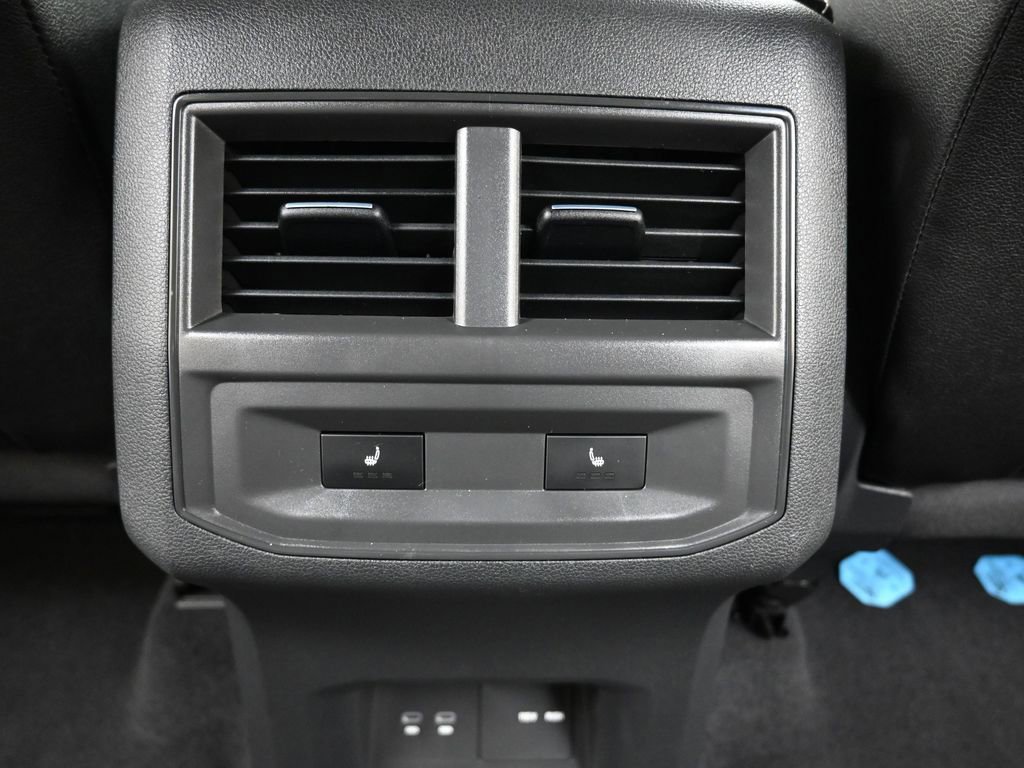 Used 2023 Volkswagen Atlas Cross Sport SEL Premium R-Line AWD/4WD image 17