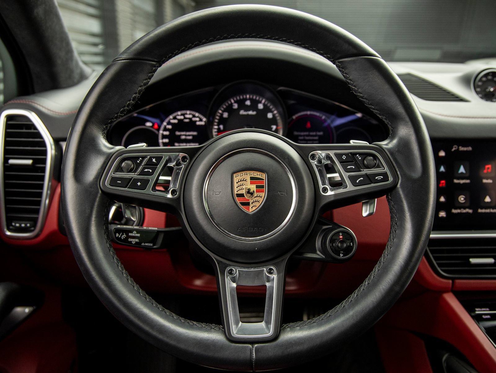 Certified 2023 Porsche Cayenne Turbo AWD/4WD image 29