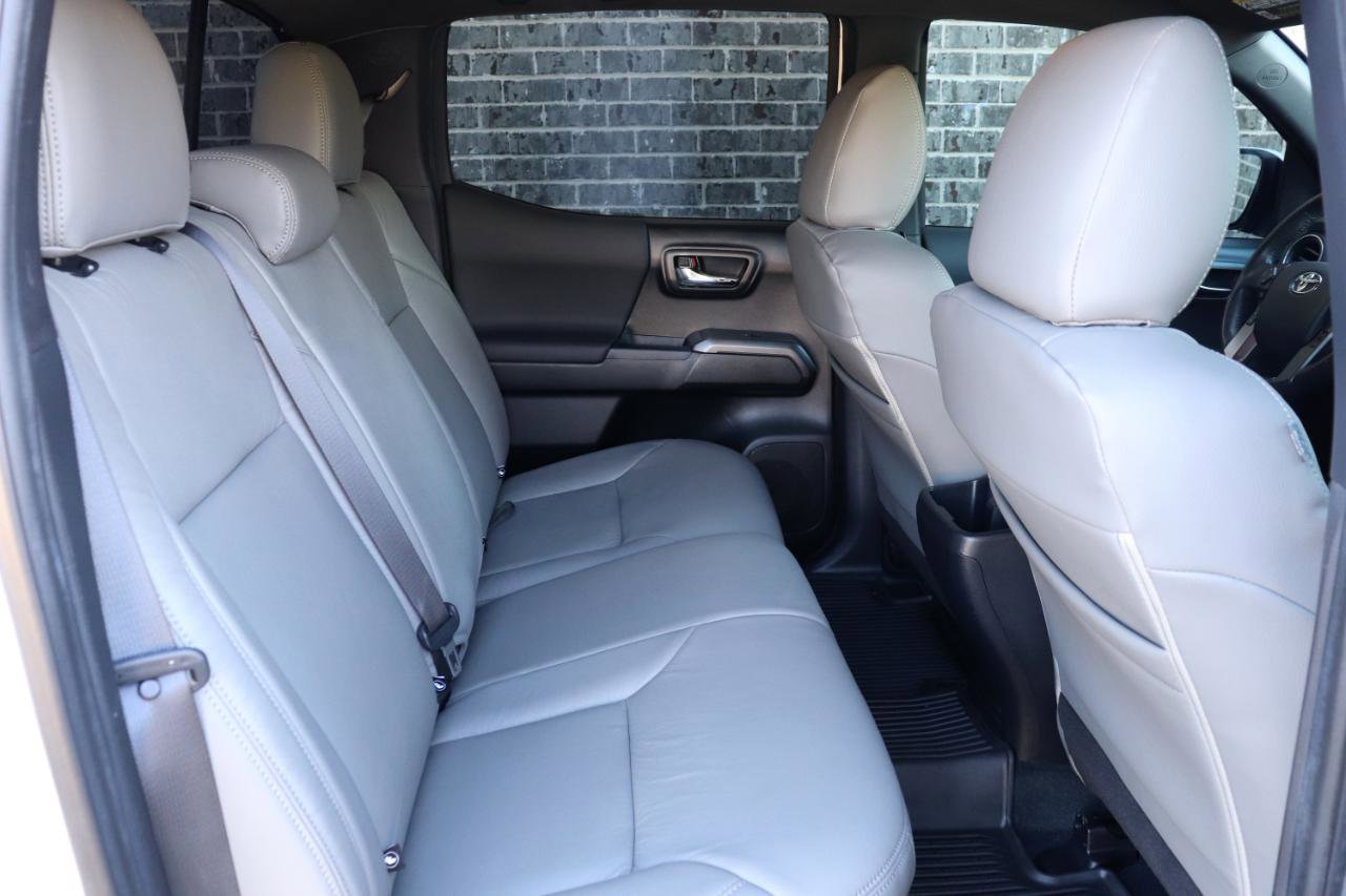 Used 2018 Toyota Tacoma TRD Sport image 34