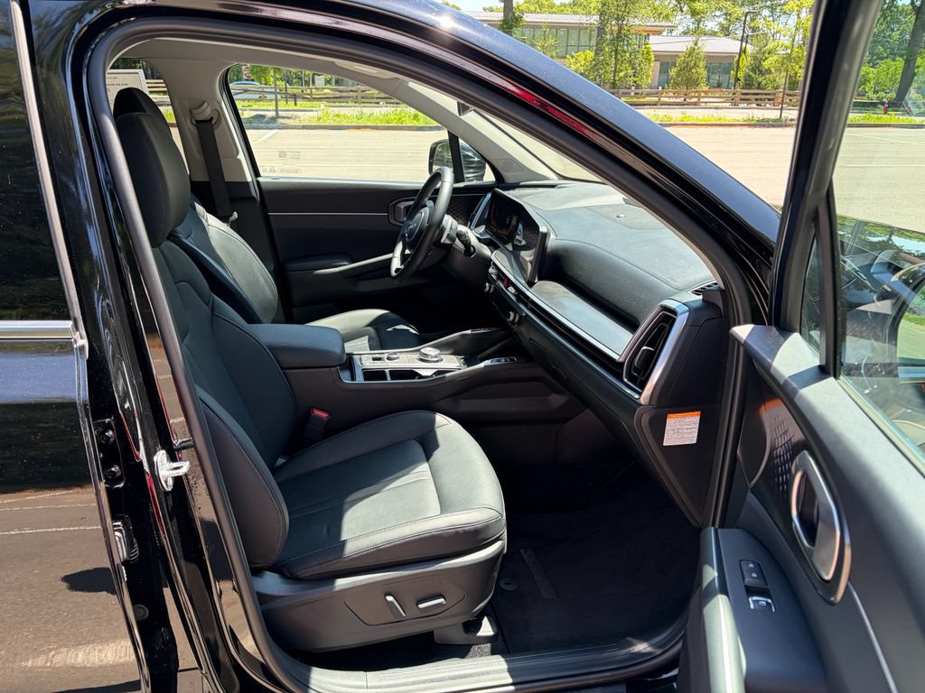 Used 2025 Kia Sorento EX AWD/4WD image 27