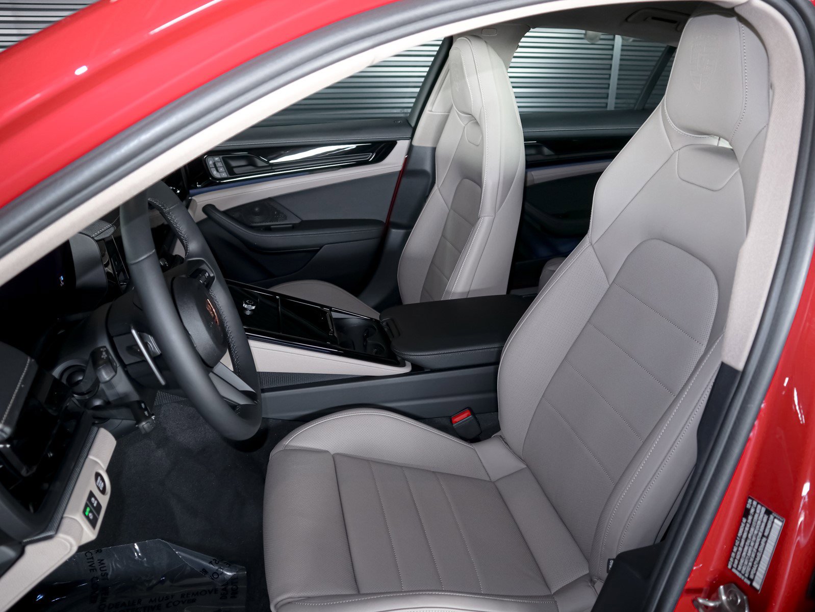 Used 2025 Porsche Panamera 4 image 5