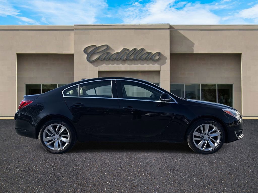 Used 2015 Buick Regal image 2