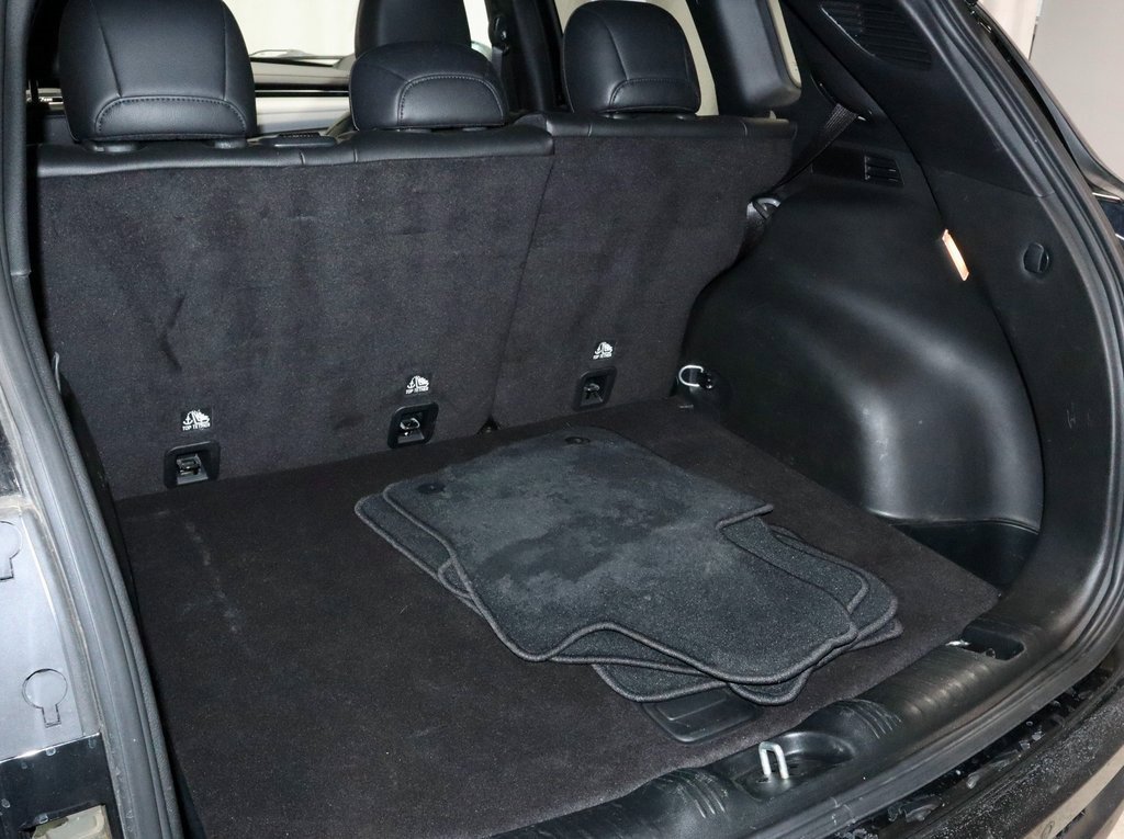 Used 2024 Jeep Compass Limited image 12