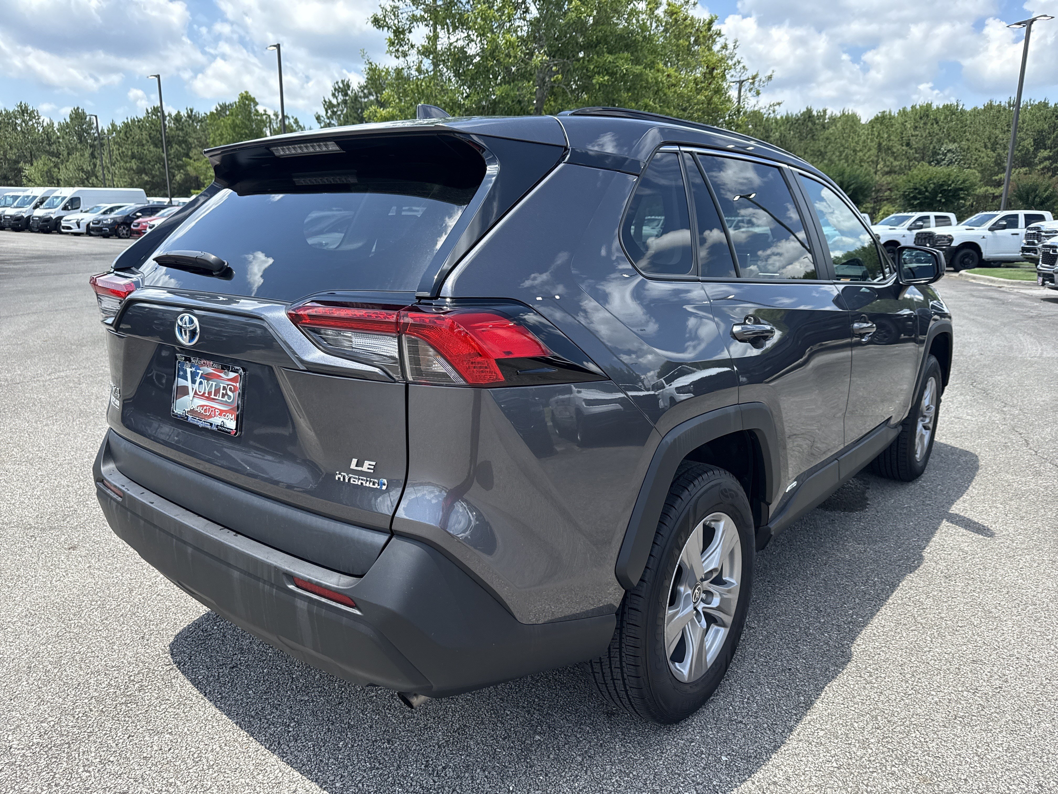 Used 2024 Toyota RAV4 LE AWD/4WD image 7