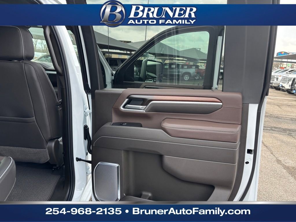 New 2026 GMC Sierra 3500 Denali w/ Denali Reserve Package image 18