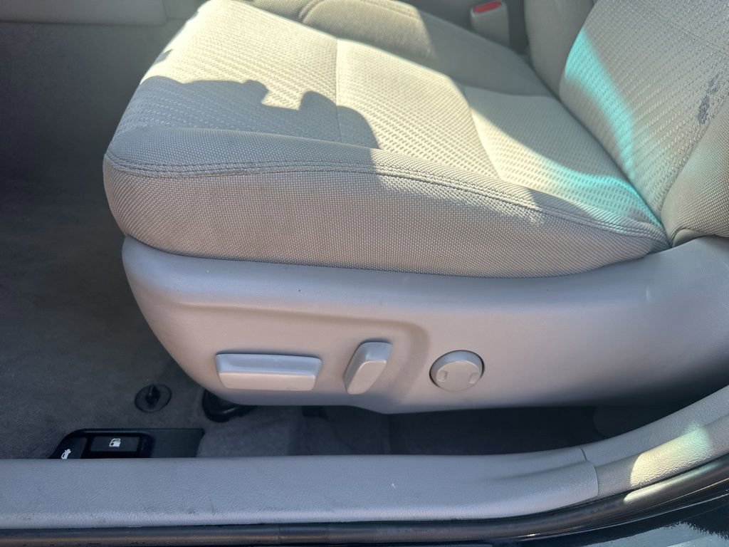 Used 2017 Toyota Camry SE FWD image 12