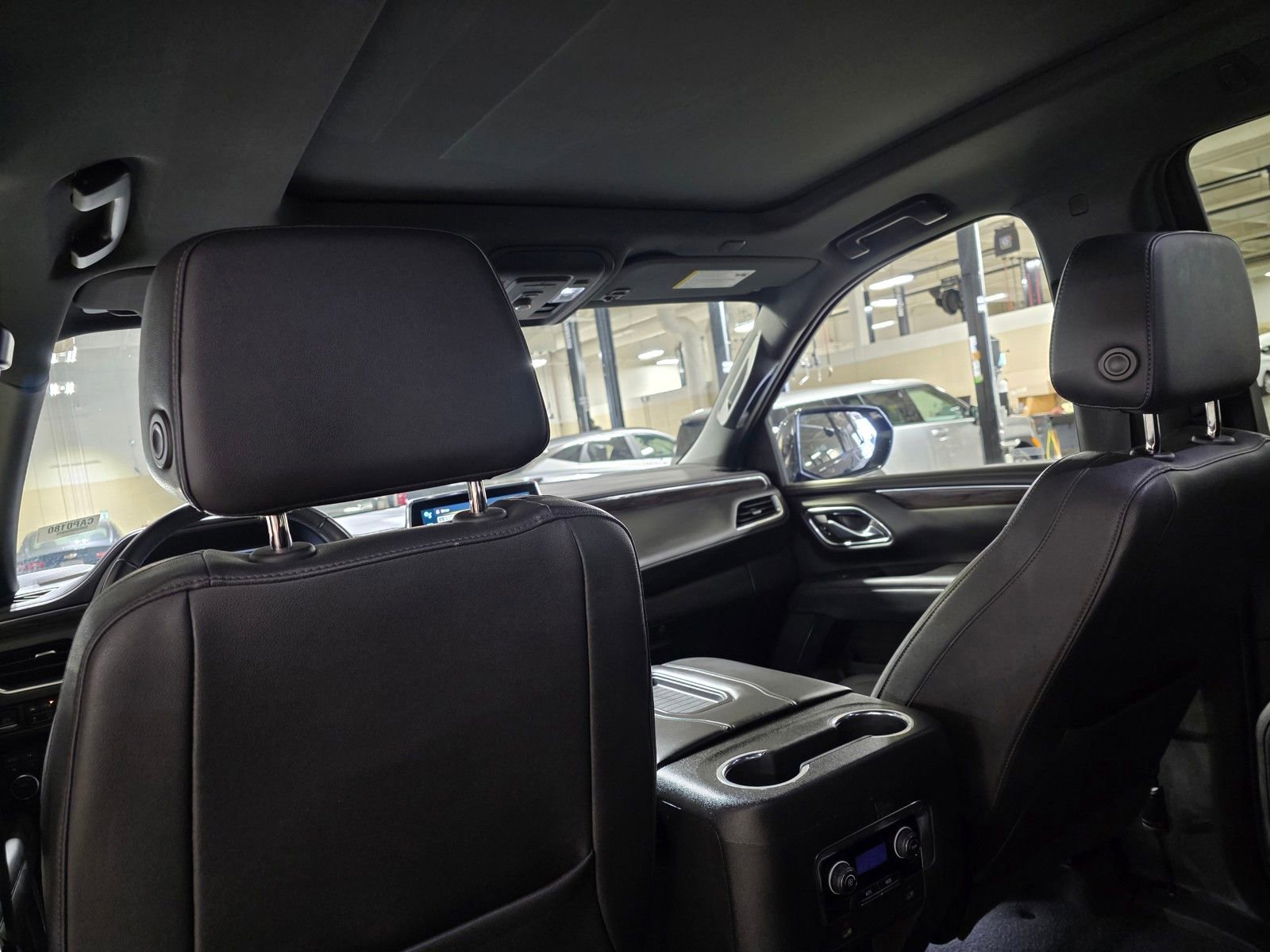 Used 2023 Chevrolet Tahoe Z71 AWD/4WD image 17