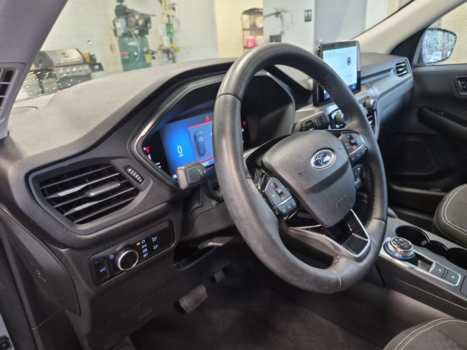 Used 2023 Ford Escape Active AWD/4WD image 11