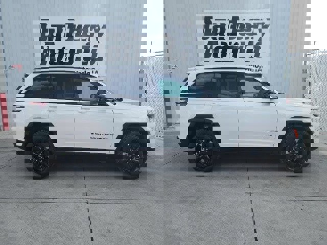 New 2025 Jeep Grand Cherokee Limited w/ Luxury Tech Group II image 13