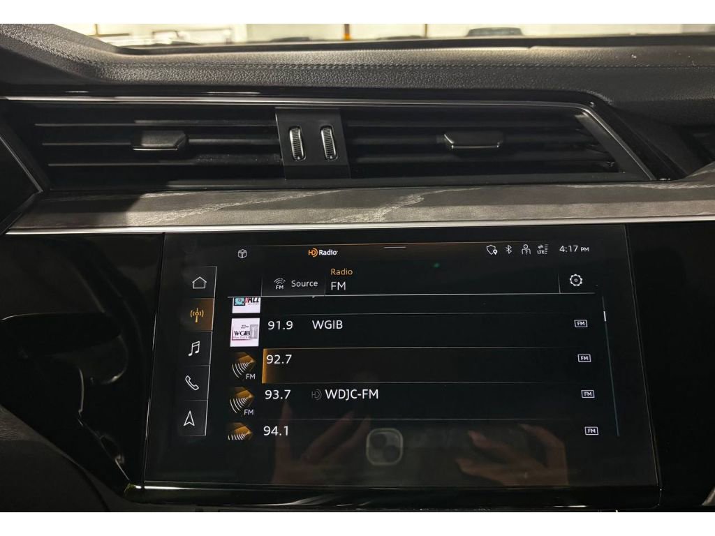 Used 2024 Audi Q8 e-tron Premium image 30