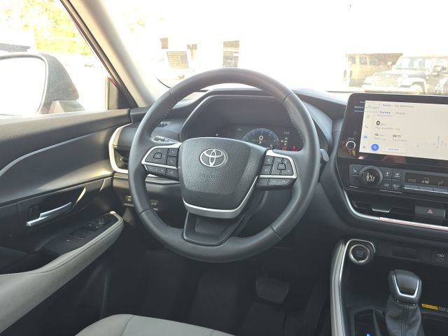 Used 2025 Toyota Grand Highlander FWD image 36