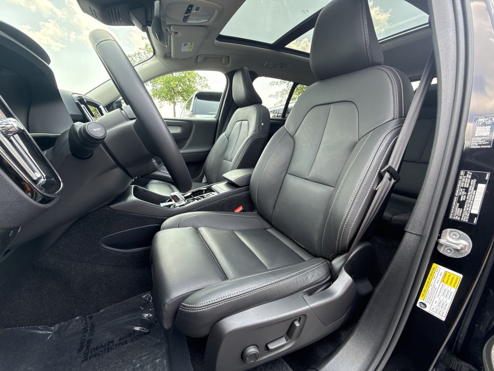 Used 2026 Volvo XC40 B5 Plus AWD/4WD image 13