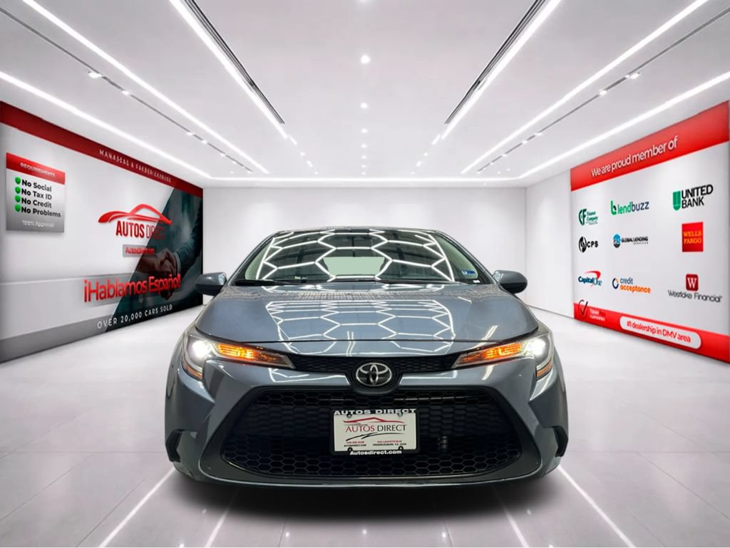 Used 2022 Toyota Corolla LE FWD image 2