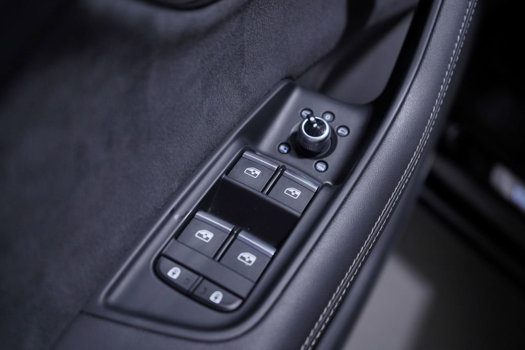 Used 2023 Audi SQ7 Prestige image 18