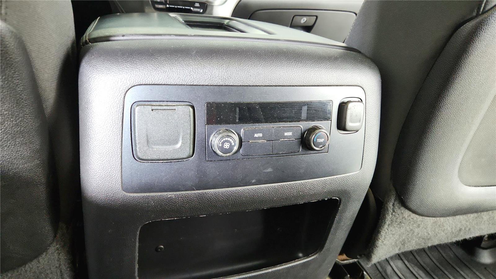 Used 2015 GMC Yukon SLE w/ Convenience Package image 15