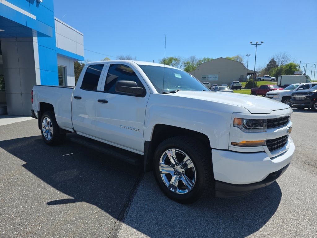 Used 2018 Chevrolet Silverado 1500 Custom w/ Trailering Package AWD/4WD image 3