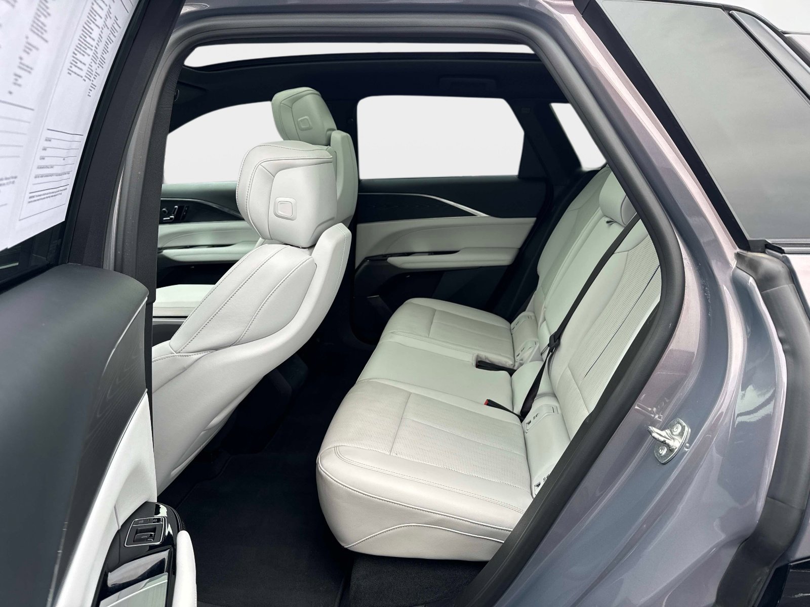 Certified 2024 Cadillac Lyriq Luxury image 20