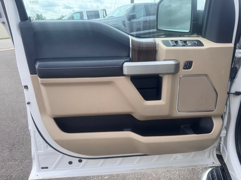 Used 2017 Ford F150 Lariat w/ Equipment Group 501A Mid RWD image 8