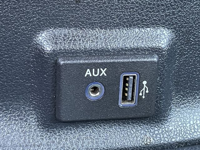 Used 2018 Nissan Versa Note SV FWD image 21