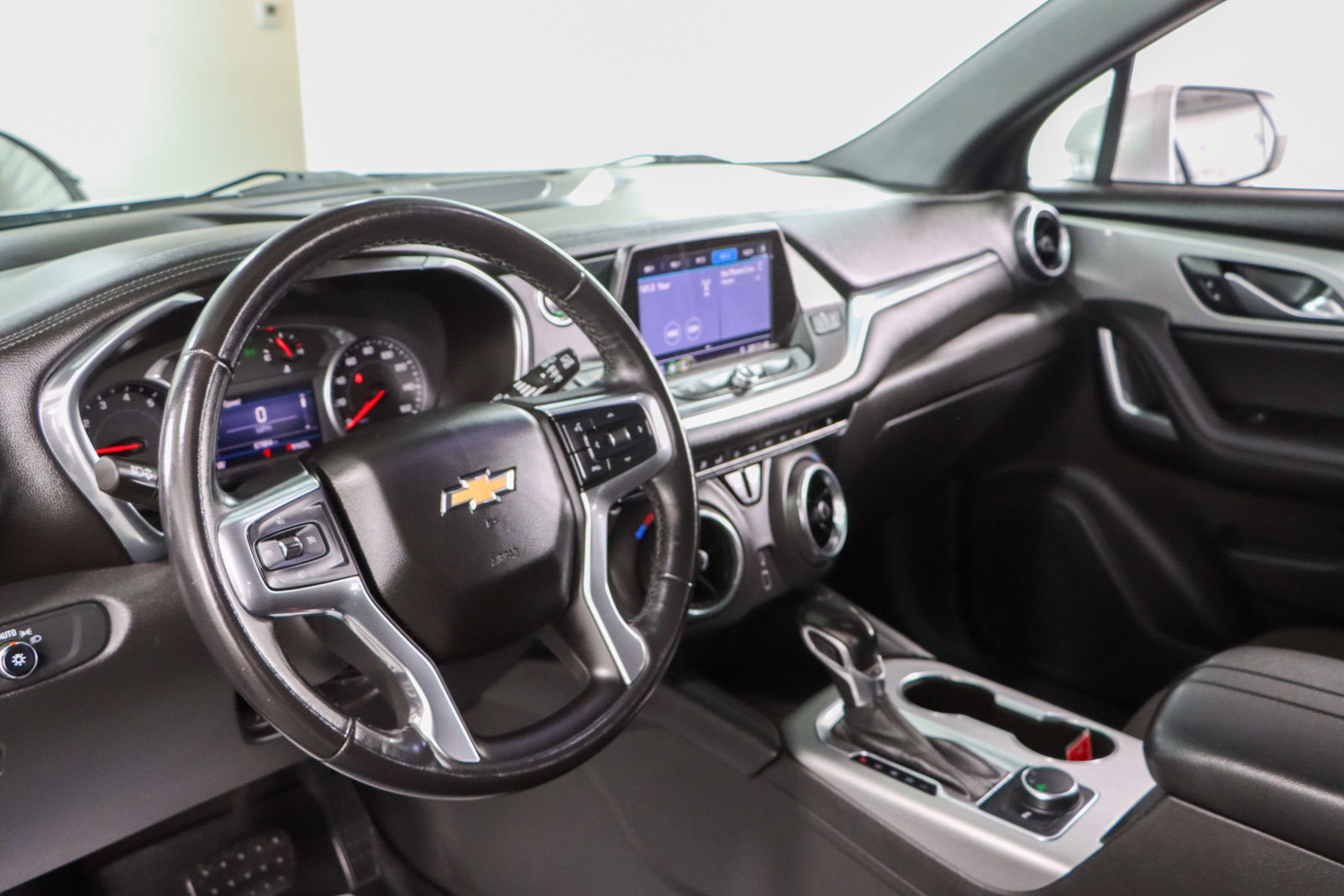 Used 2019 Chevrolet Blazer LT FWD image 22