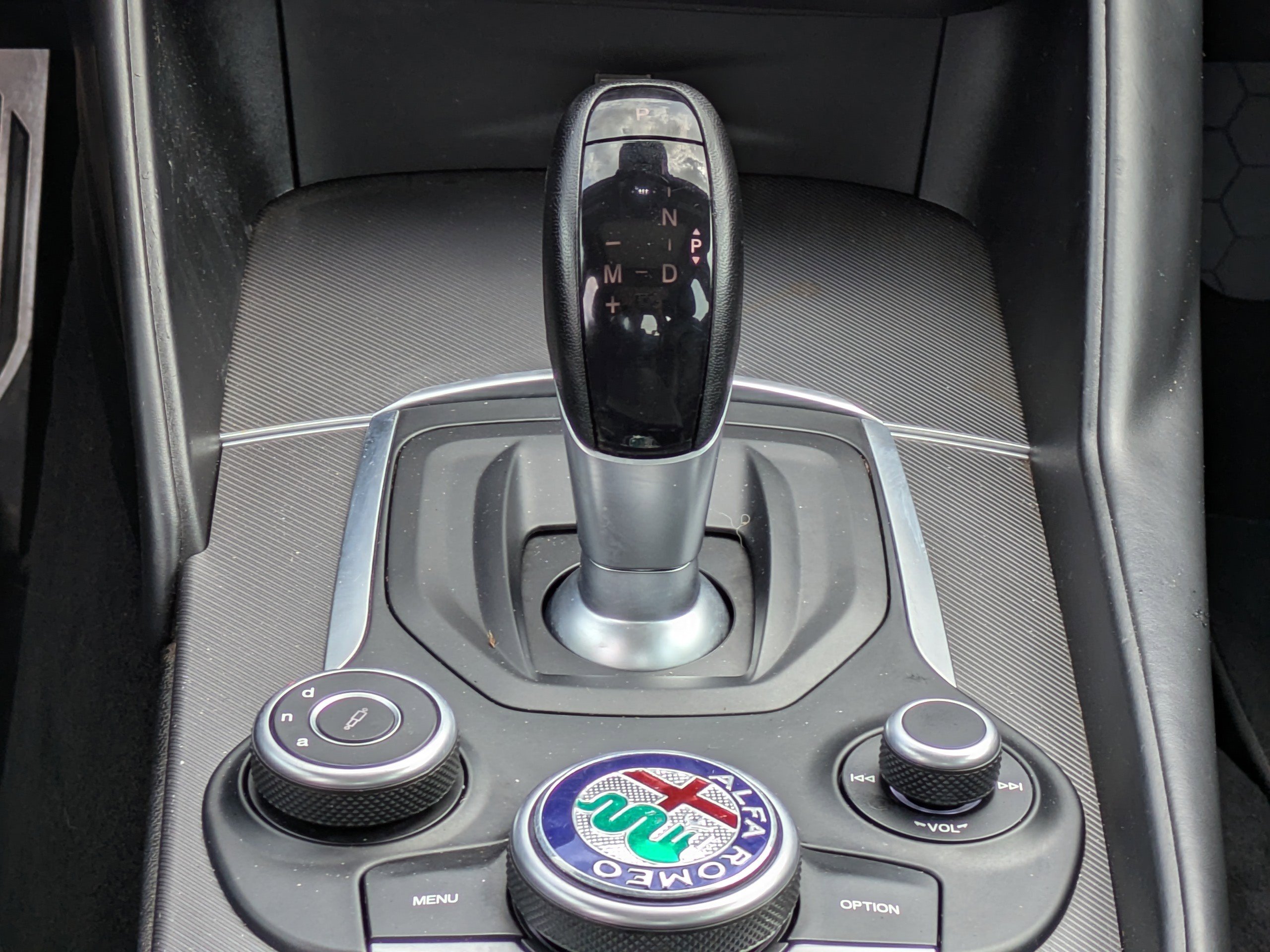 Used 2018 Alfa Romeo Giulia Ti Sport w/ Quick Order Package 22S Sport AWD/4WD image 16