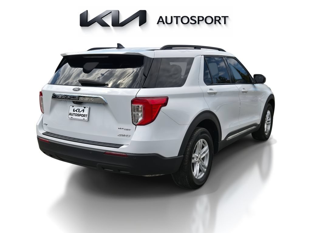 Used 2023 Ford Explorer XLT AWD/4WD image 8