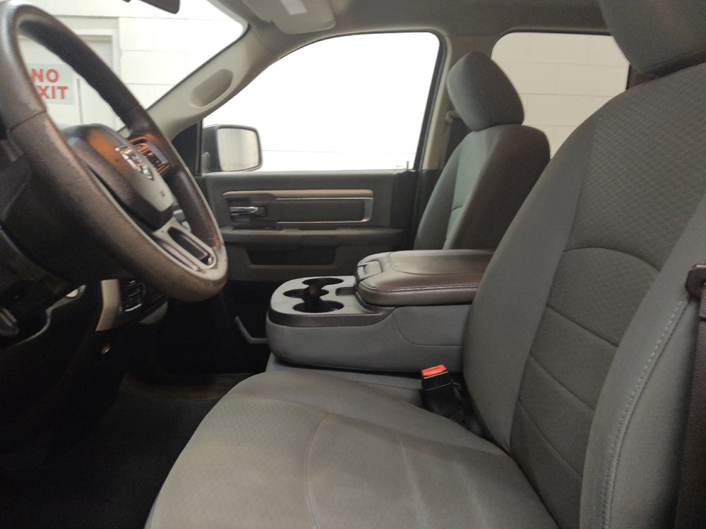 Used 2017 RAM 1500 Classic SLT AWD/4WD image 17