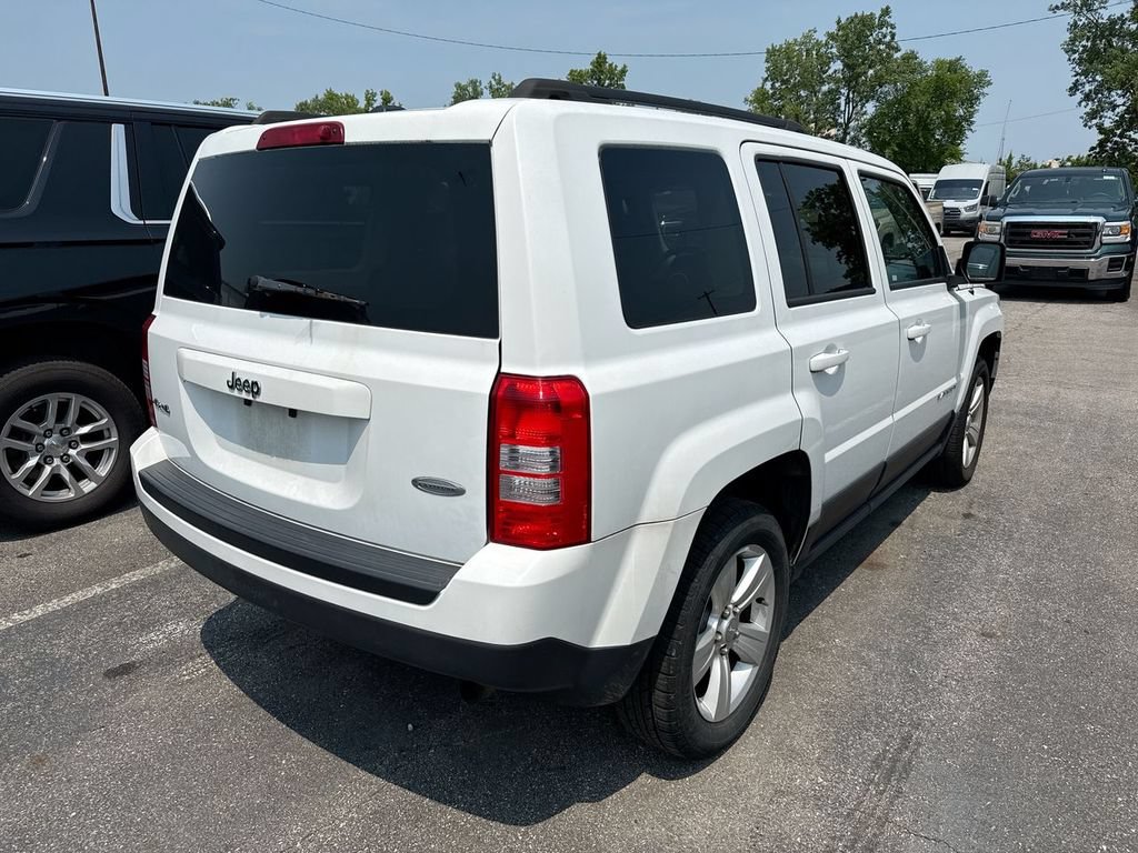 Used 2016 Jeep Patriot Latitude AWD/4WD image 3