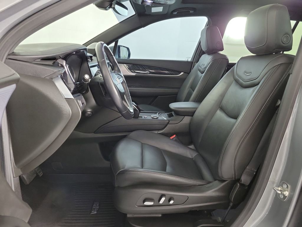 Certified 2024 Cadillac XT6 Premium Luxury FWD image 17