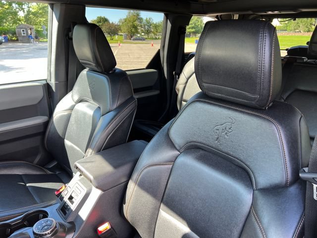 Used 2023 Ford Bronco Badlands w/ Sasquatch Package AWD/4WD image 18