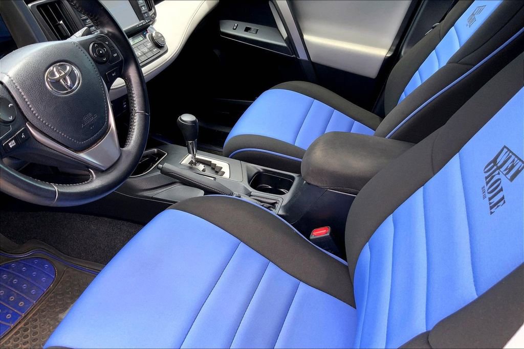 Used 2017 Toyota RAV4 XLE w/ Carpet Mat Package AWD/4WD image 16
