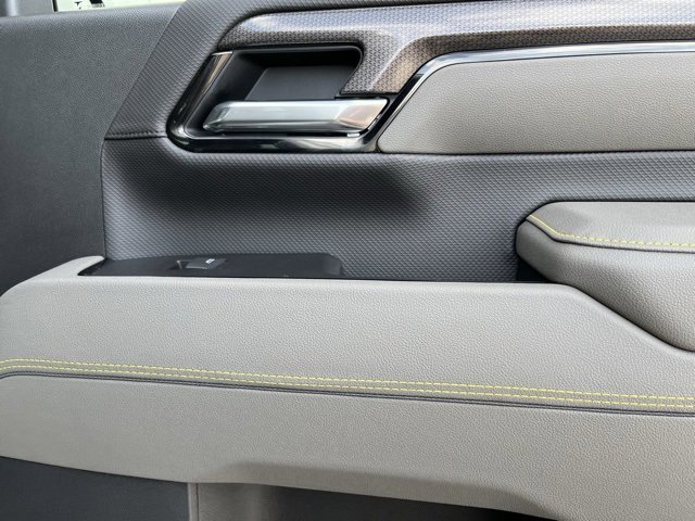 Used 2025 Chevrolet Silverado 2500 ZR2 w/ Technology Package image 19