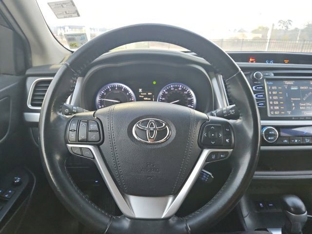 Used 2019 Toyota Highlander XLE image 41