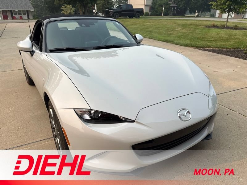 Used 2016 MAZDA MX-5 Miata Grand Touring RWD image 1